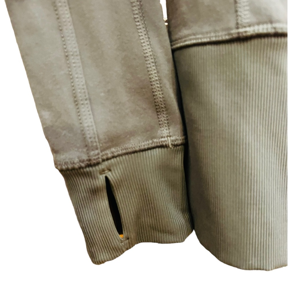 Lululemon Athletica  Jacket Size 8 Zipped Closure Side Pockets Stretchy - Picture 7 of 11
